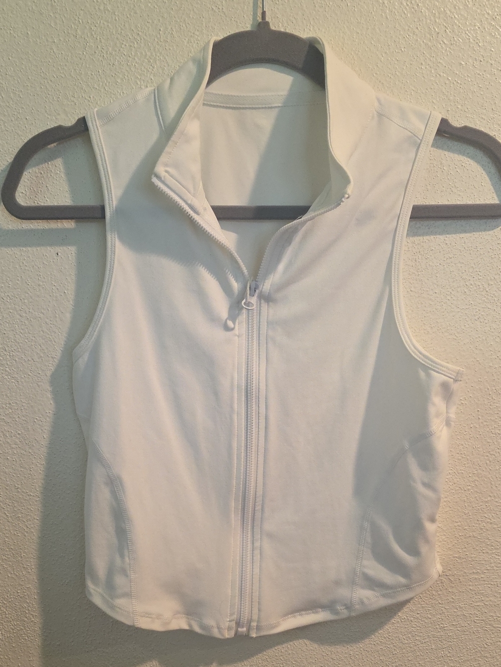 Nwt Halara Mock Neck Zip Front Cropped Tank